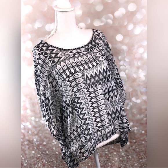 Black and white sheer blouse - Picture 2 of 5